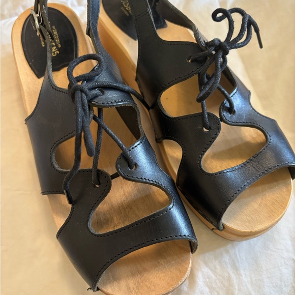 Swedish Hasbeens Shoes - Swedish Hasbeens black leather lace-up clog sandals. Women’s size 40 size 9.